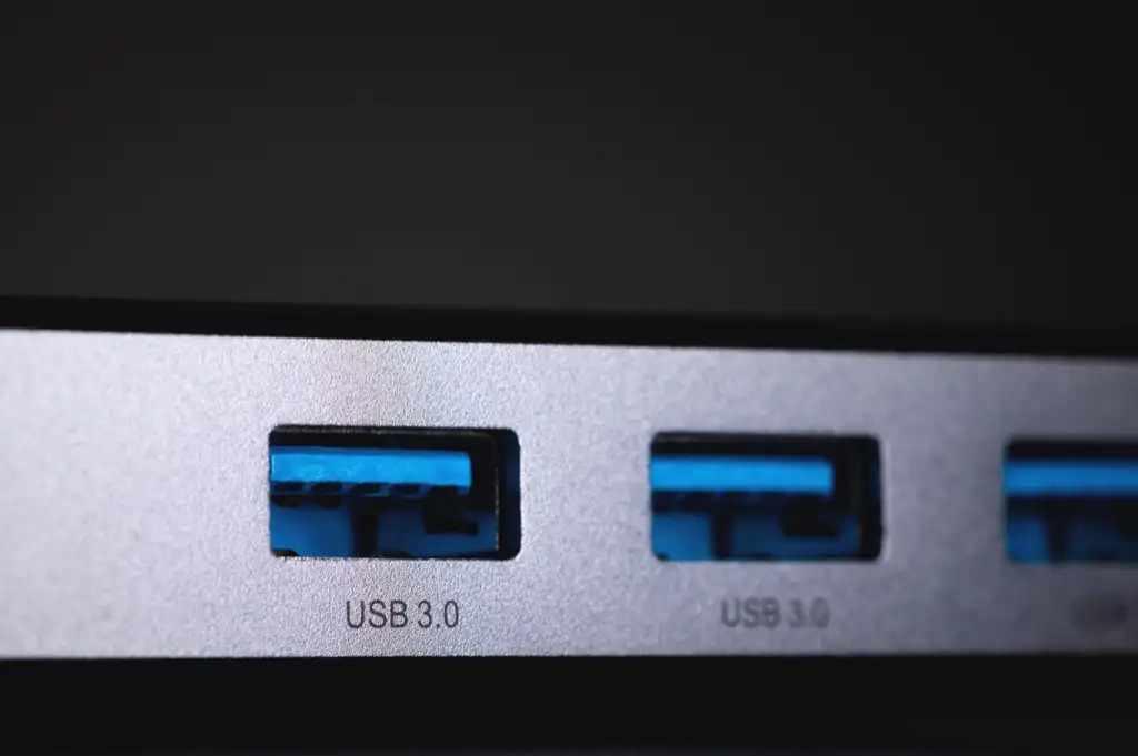 تفاوت USB 2 و USB 3