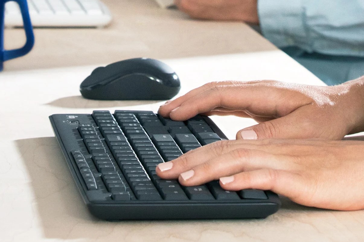 کیبورد فارسی لاجیتک